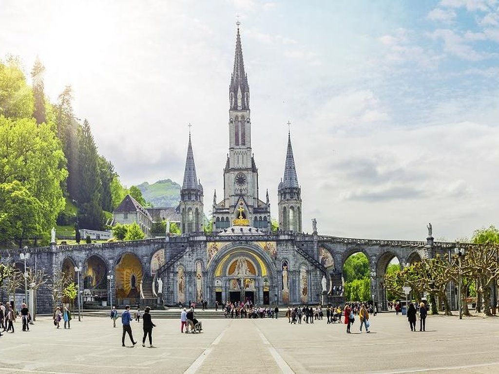 Lourdes - Pelgrimsreis met de Dominicanenkerk