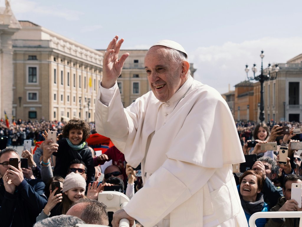 Paus Franciscus overleden: ‘Een paus van bemoediging met een groot hart voor de zwakkeren’