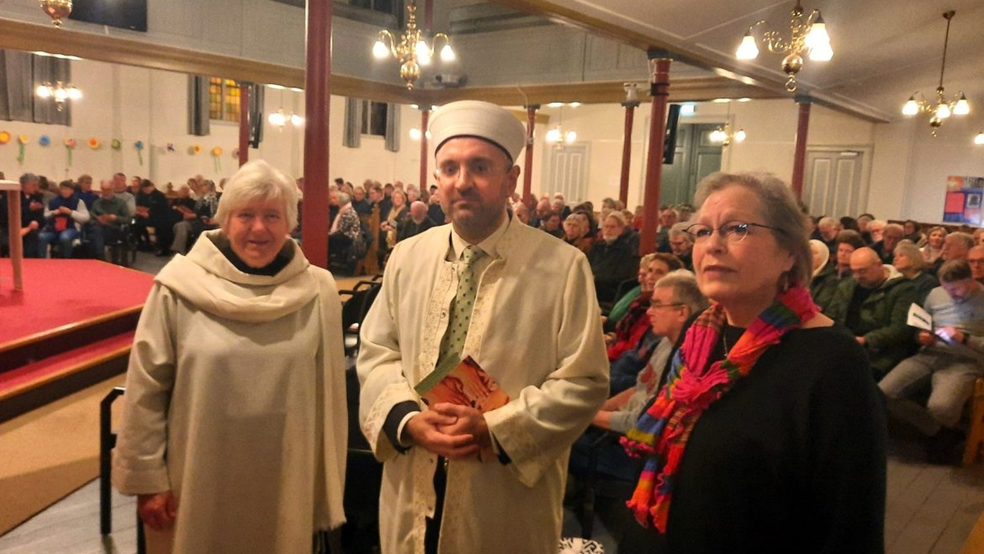 Interreligieuze viering drukbezocht
