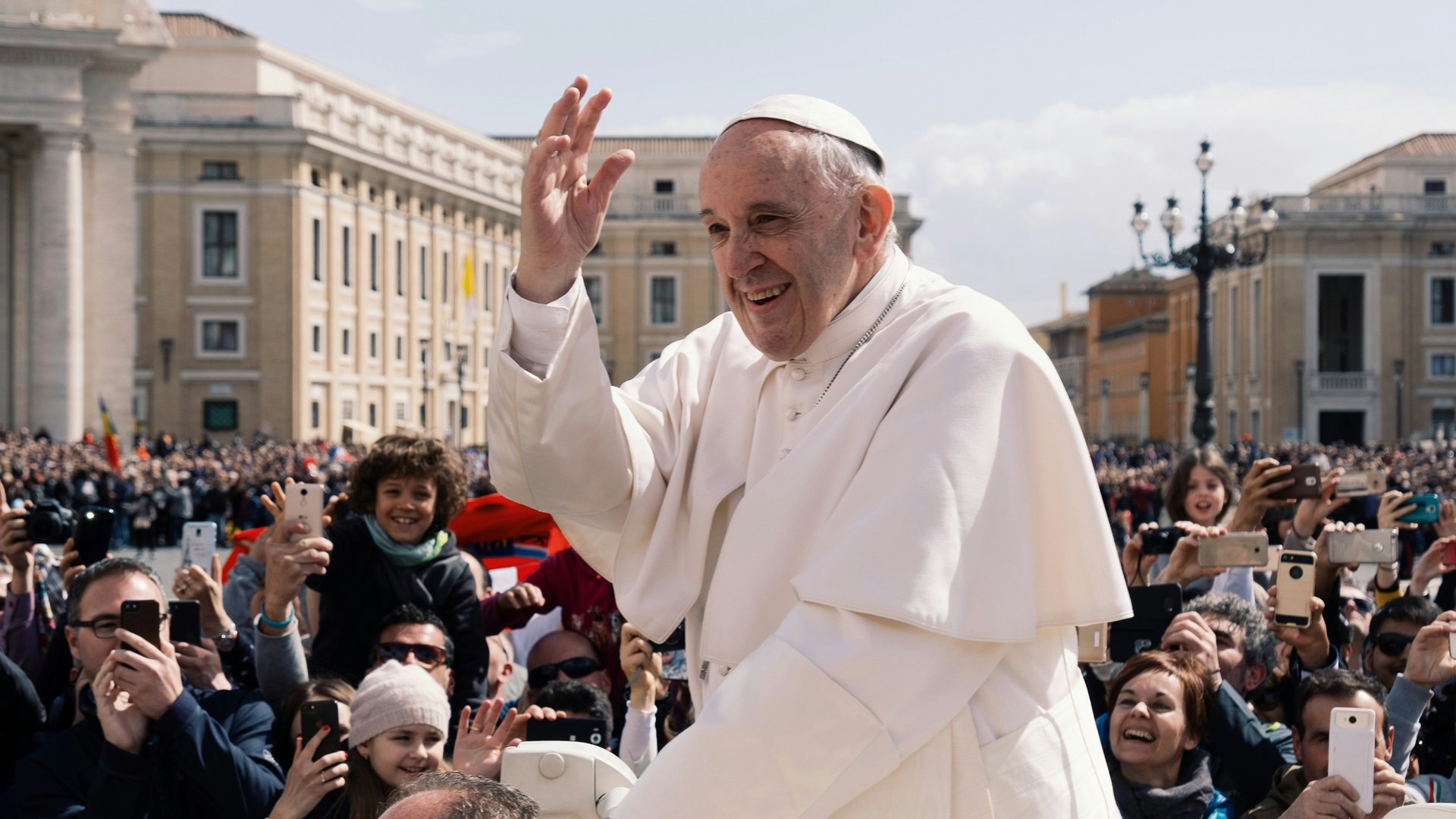 Paus Franciscus overleden: ‘Een paus van bemoediging met een groot hart voor de zwakkeren’