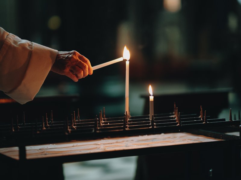 Adventskaarsen te koop in het klooster
